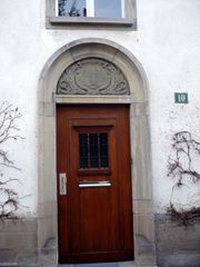 Porte d'entrée, côté rue Eugène Carrière