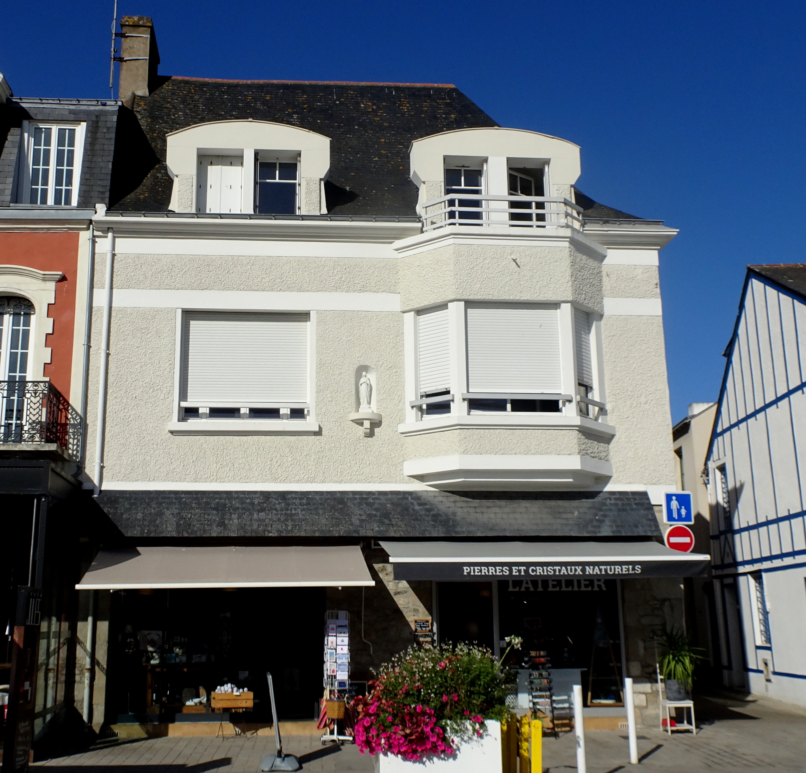 Fichier:14 Quai Jules Sandeau, Le Pouliguen, façade sur rue.jpg — Archi ...