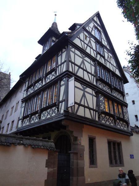 Fichier:3 place du Château Strasbourg 63004.jpg