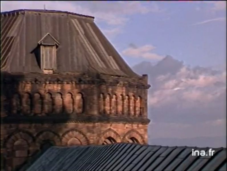 Fichier:2 Place de la Cathédrale Strasbourg 15709.jpg