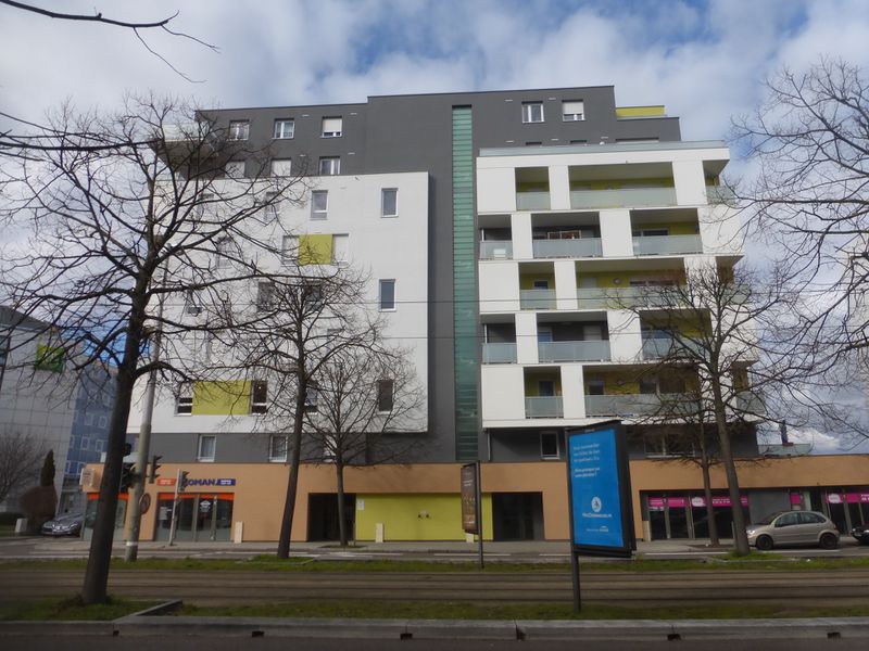 Fichier:Colmar,av 216-220 (2).jpg