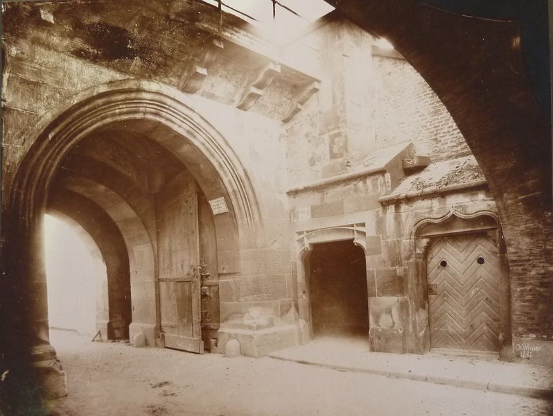 Fichier:Porte des Juifs Strasbourg 19338.jpg