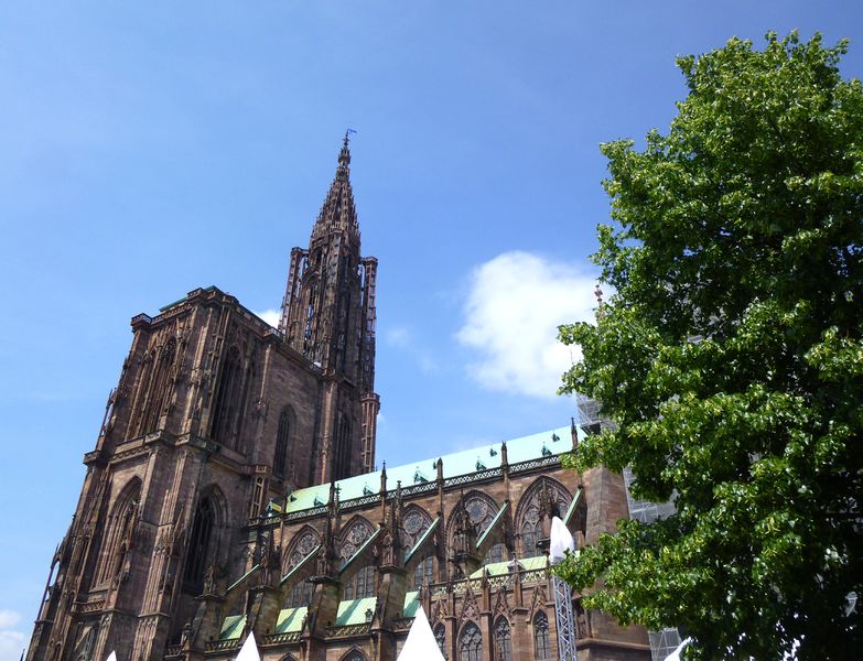 Fichier:2 Place de la Cathédrale Strasbourg 57378.jpg