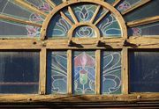 Motif Art Nouveau des vitraux.