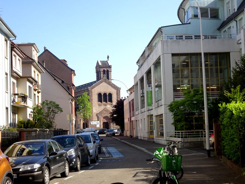 Fichier:Eglise Saint-Aloïse, Strasbourg, 2019, vue depuis la rue Sainte Agnès.jpg