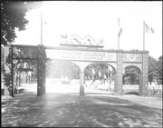 entrée de l'exposition coloniale