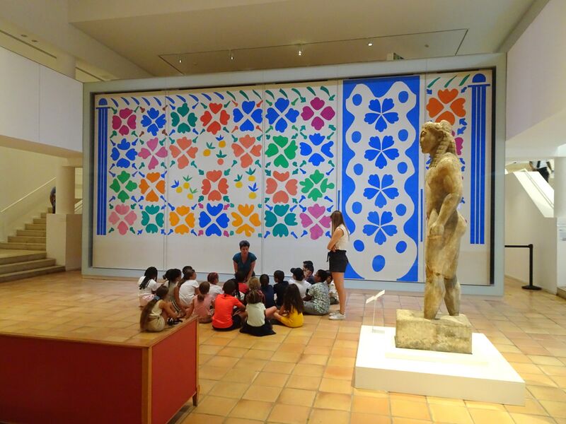 Fichier:3) Musée Matisse, Esspace intérieur proche de l'Accueil.jpg