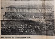 Chantier de construction, au fond le bâtiment de la maternelle Oberlin (photo illustrant un article paru le 22/12/1960 dans "Les dernières nouvelles du Haut-Rhin)