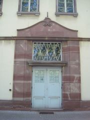 Porte sur la façade nord-ouest