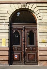 Grande porte, sans doute d'origine