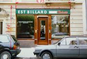 Document d'archive: rez-de-chaussée à droite, avec un magasin de "Vente-entretien-réparations" pour des articles de billard (vers 1989)