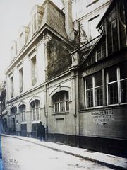 vers 1920, tout à gauche le n°5 et à droite au premier plan le n°7 rue du Vieux-Seigle
