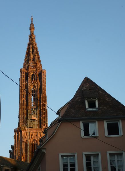 Fichier:2 Place de la Cathédrale Strasbourg 39536.jpg