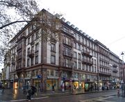 façade principale, à gauche la Grand Rue
