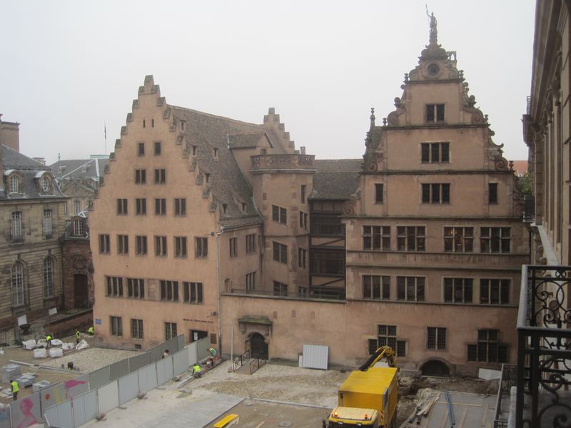 Fichier:3 place du Château Strasbourg 32680.jpg