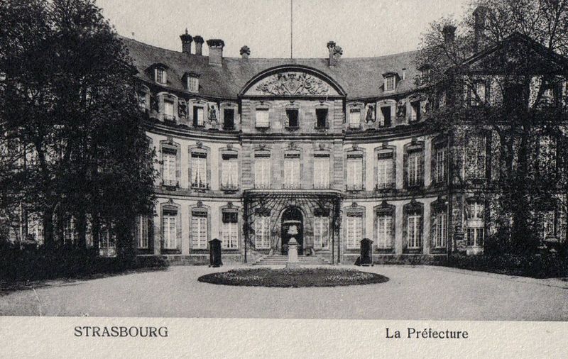 Fichier:2 place du Petit Broglie Strasbourg 44610.jpg