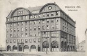 Carte postale qui date sans doute de 1913-1914, juste avant le début de l'extension du bâtiment sur sa gauche.