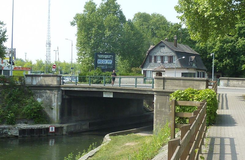 Fichier:Pont de la Porte de l'Hôpital Strasbourg 20038.jpg