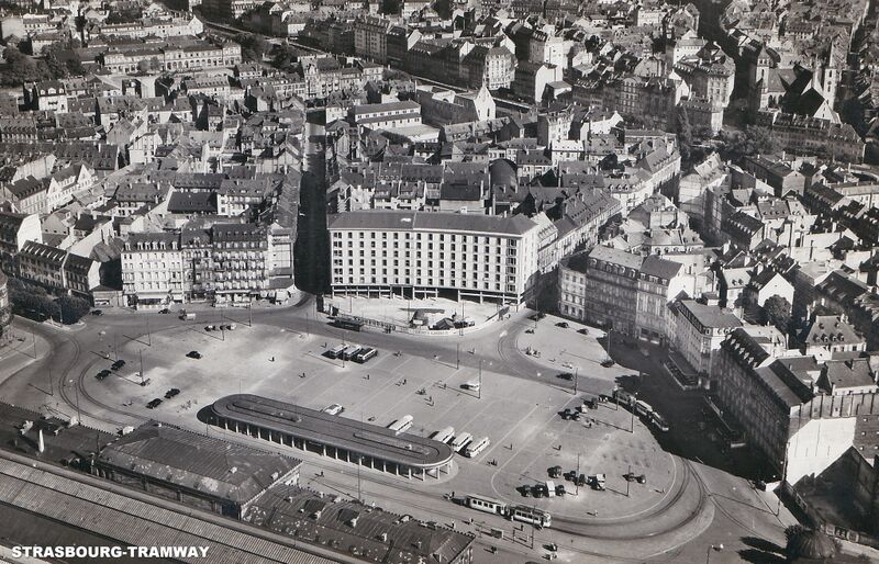 Fichier:Place de la gare années 1950 strasbourg-tramway.jpg