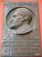Détail de la plaque en hommage à Jules Siegfried