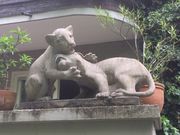 Brunnerstraße, sculpture animalière sur la terrasse, représentant deux lionceaux