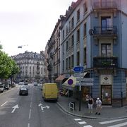Boulevard de Lyon, le n°23 se trouve sur la droite