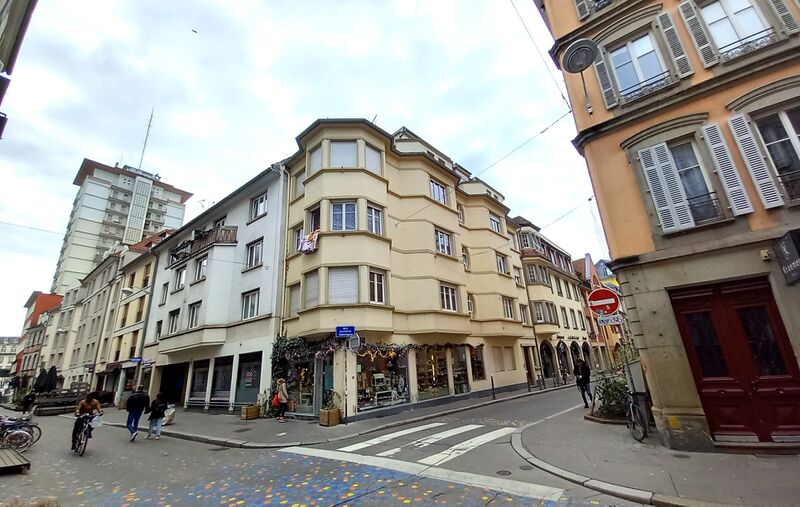 Fichier:Rue du Jeu des Enfants, Strasbourg, vue avec distance.jpg