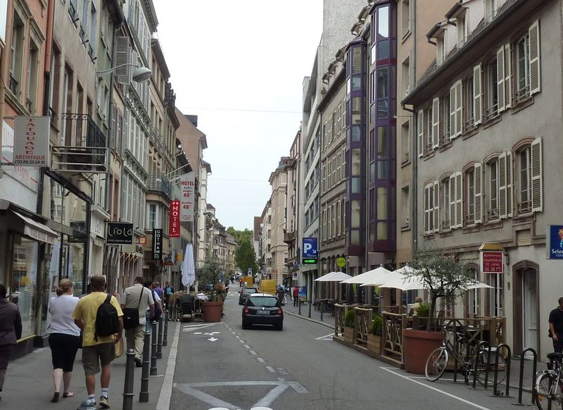 Fichier:Rue du Fossé des Tanneurs Strasbourg 13245.jpg